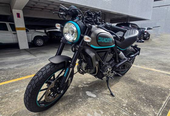 DUCATI SCRAMBLER ICON 